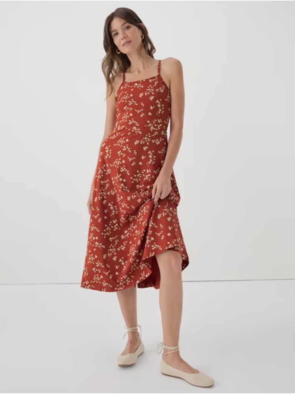 Pact Organic Fit & Flare Midi Dress in scattered sprigs tandoori
